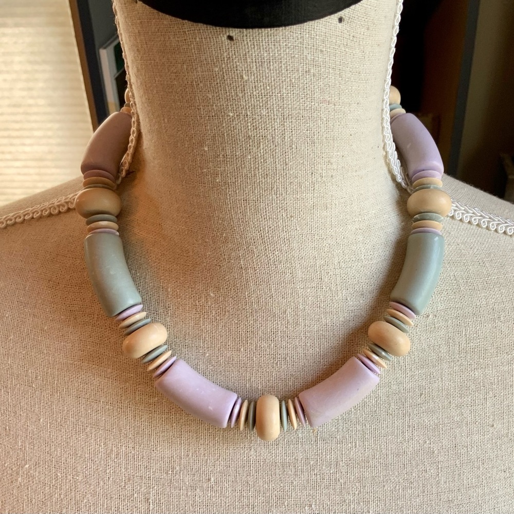 Avon vintage boho multicolor pastel necklace